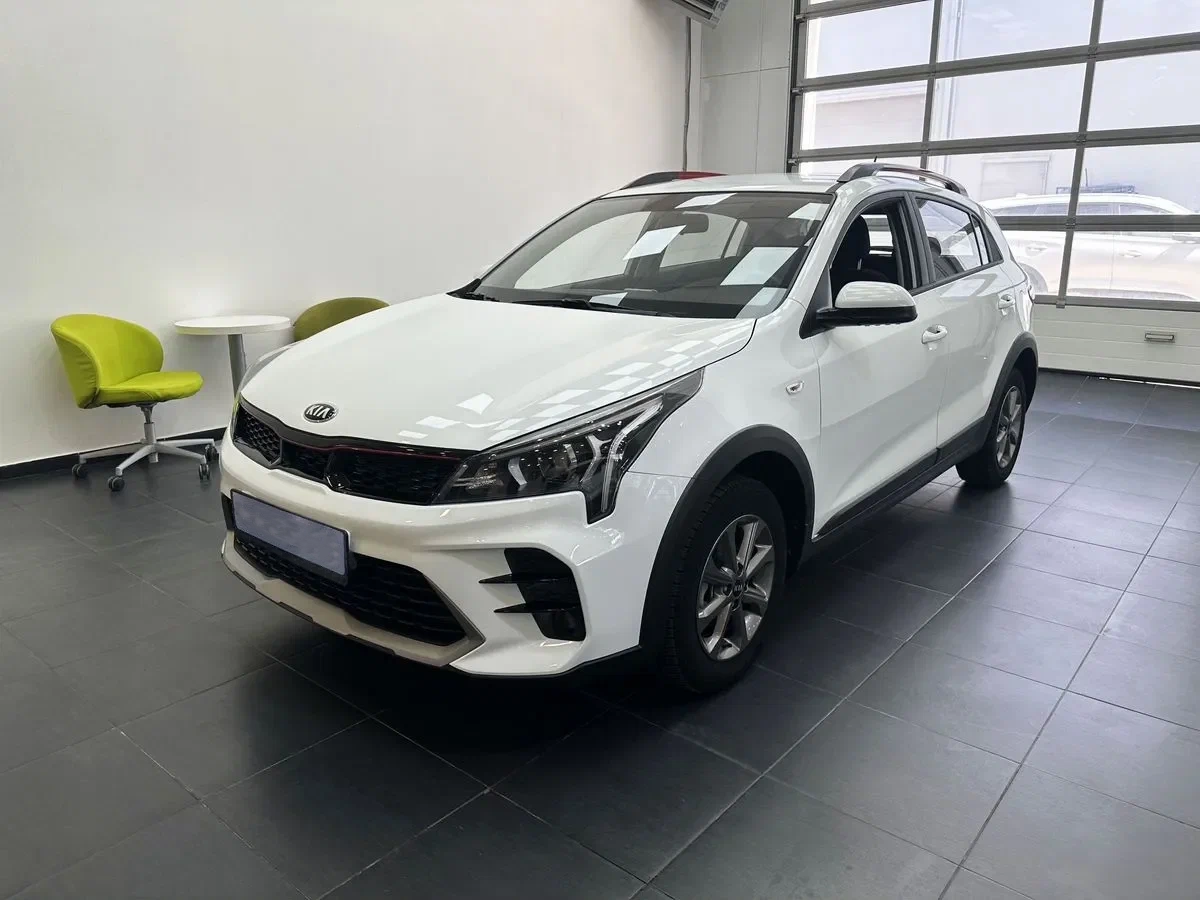 KIA Rio X с салона по цене от 1 350 000 рублей